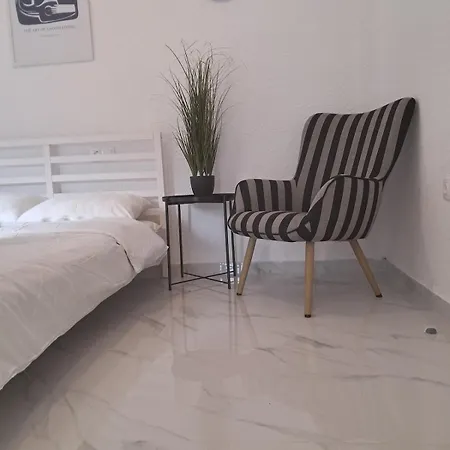 Funky, Cute Flat Close T Center דירה *