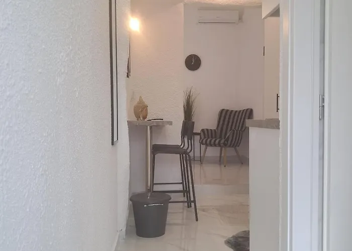 דירה Funky, Cute Flat Close T Center
