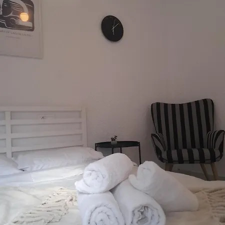 Διαμέρισμα Funky, Cute Flat Close T Center *